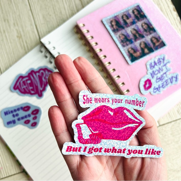 💖💋😘  Tate McRae pink Stickers Music Girly Glitter Stickers Set Of  5 🎶 - Picture 10 of 10